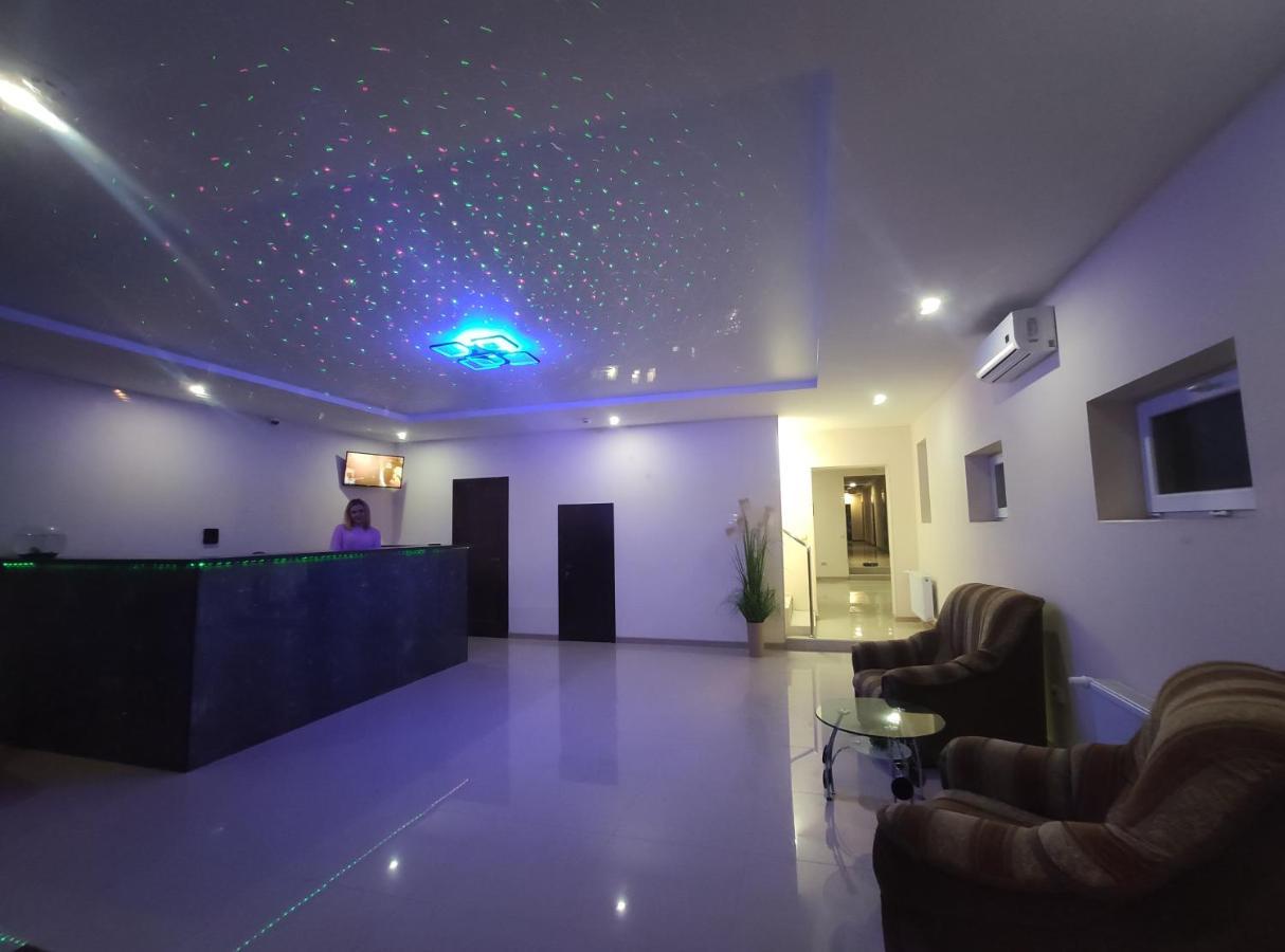Bloom Отель Kharkov Ngoại thất bức ảnh