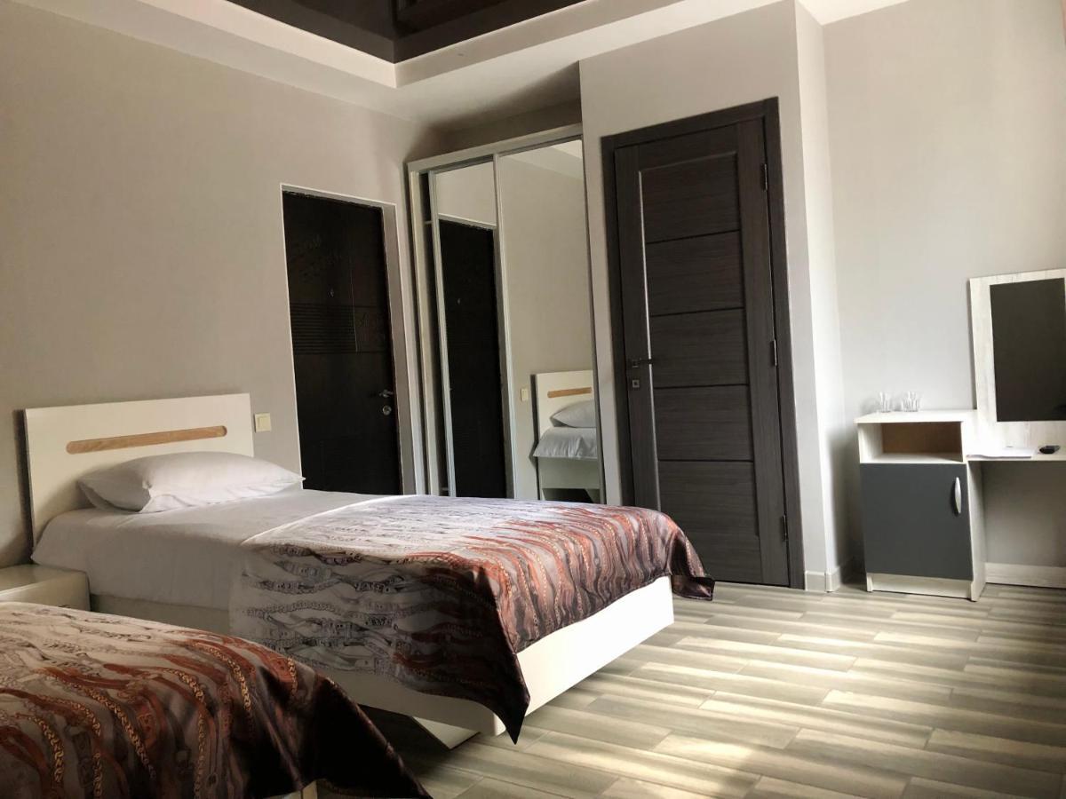 Bloom Отель Kharkov Ngoại thất bức ảnh