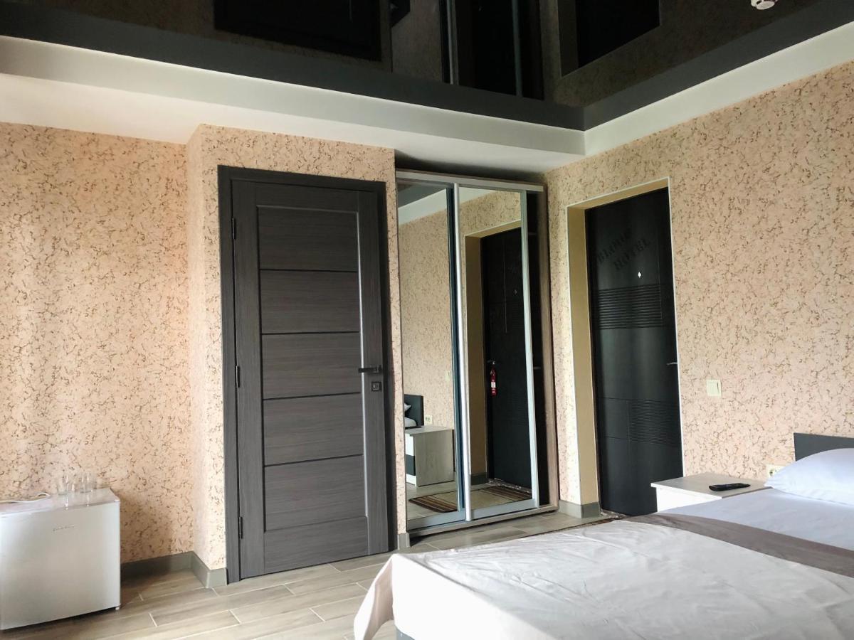 Bloom Отель Kharkov Ngoại thất bức ảnh
