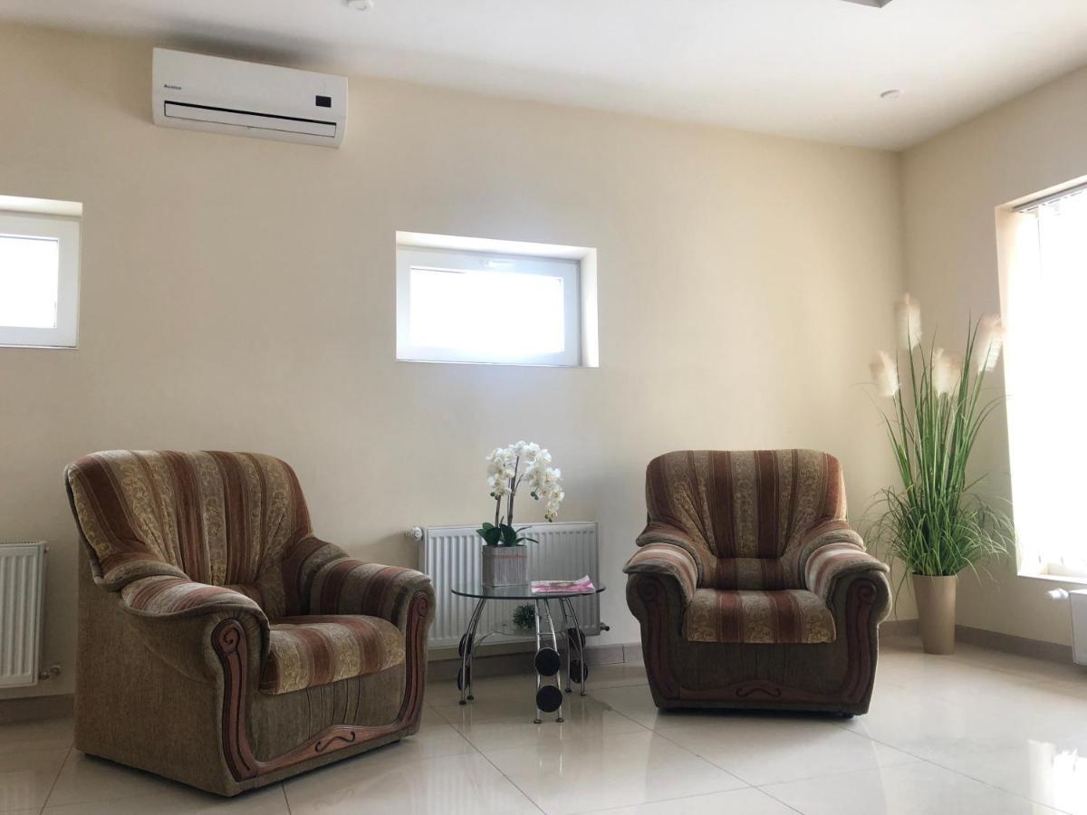 Bloom Отель Kharkov Ngoại thất bức ảnh